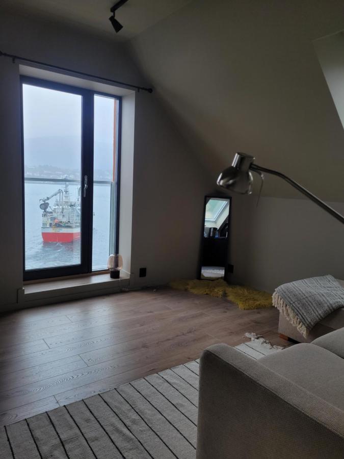 Single Elegant Room I Sentrum- Sea View Ålesund Buitenkant foto